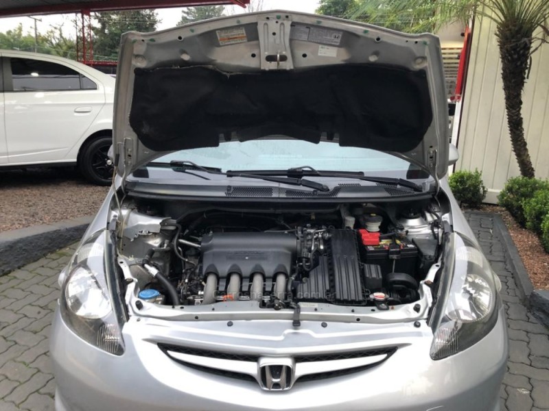 FIT 1.4 LX 8V GASOLINA 4P MANUAL - 2008 - TRêS COROAS