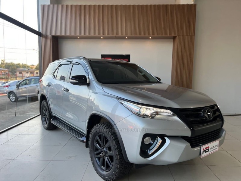 HILUX SW4 2.8 SRX 4X4 7 LUGARES 16V TURBO INTERCOOLER DIESEL 4P AUTOMÁTICO - 2016 - NOVO HAMBURGO