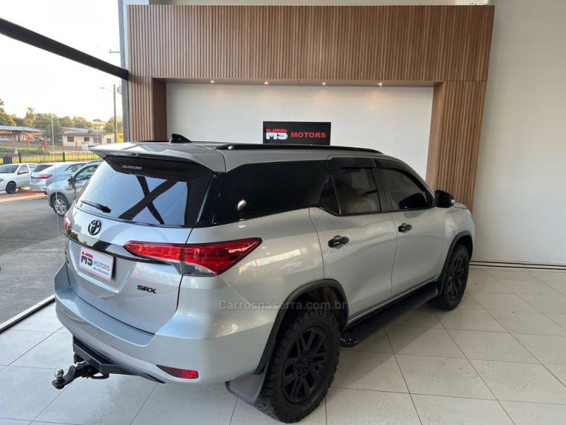 HILUX SW4 2.8 SRX 4X4 7 LUGARES 16V TURBO INTERCOOLER DIESEL 4P AUTOMÁTICO - 2016 - NOVO HAMBURGO
