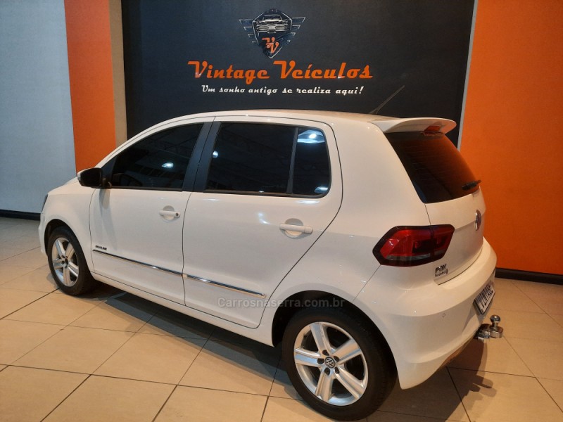FOX 1.6 MI HIGHLINE 8V FLEX 4P MANUAL - 2015 - CAXIAS DO SUL