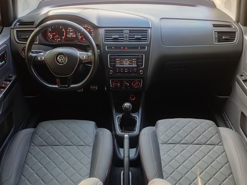 FOX 1.6 MI HIGHLINE 8V FLEX 4P MANUAL - 2015 - CAXIAS DO SUL