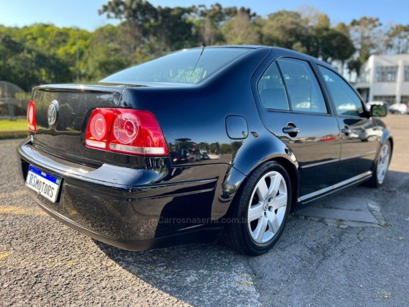 BORA 2.0 MI 8V FLEX 4P MANUAL - 2009 - CAXIAS DO SUL