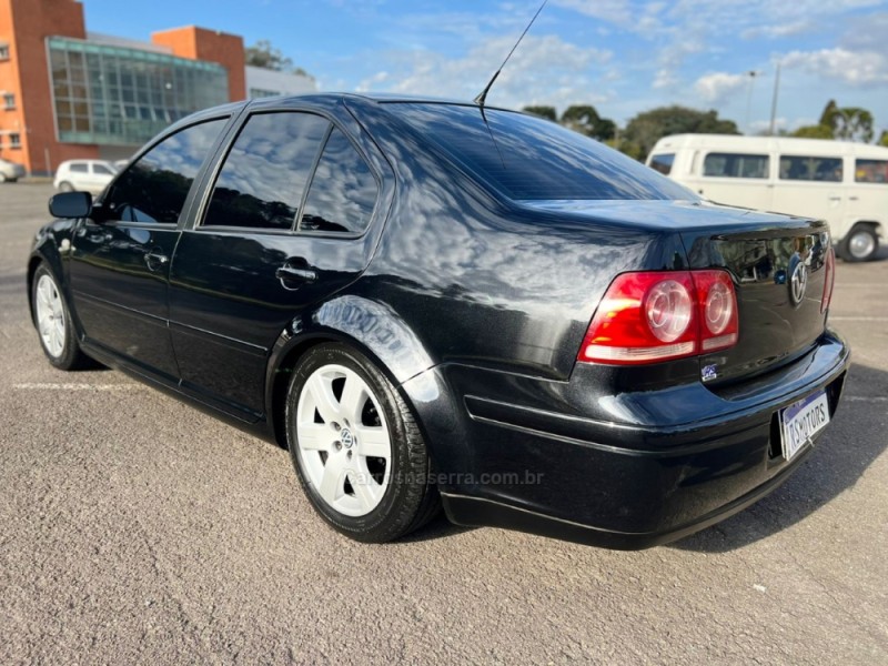 BORA 2.0 MI 8V FLEX 4P MANUAL - 2009 - CAXIAS DO SUL