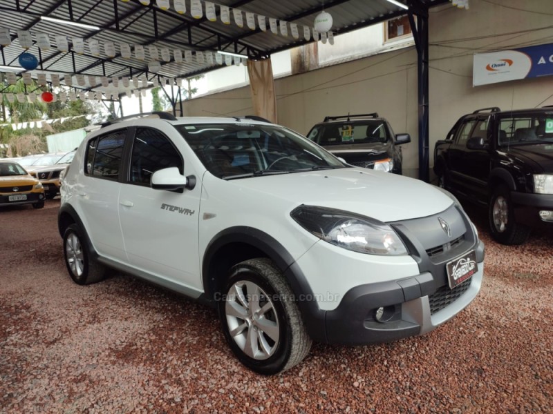 SANDERO 1.6 STEPWAY 8V FLEX 4P MANUAL - 2014 - CANELA