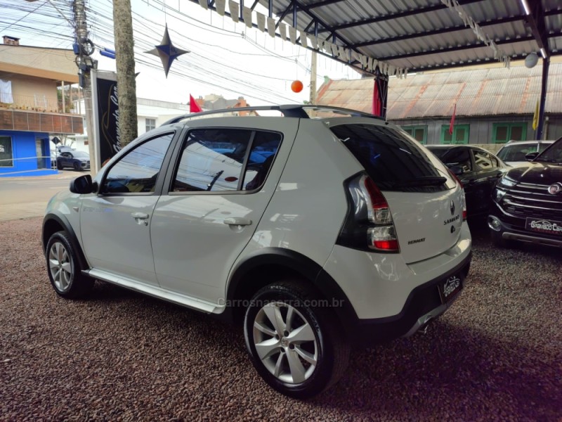 SANDERO 1.6 STEPWAY 8V FLEX 4P MANUAL - 2014 - CANELA