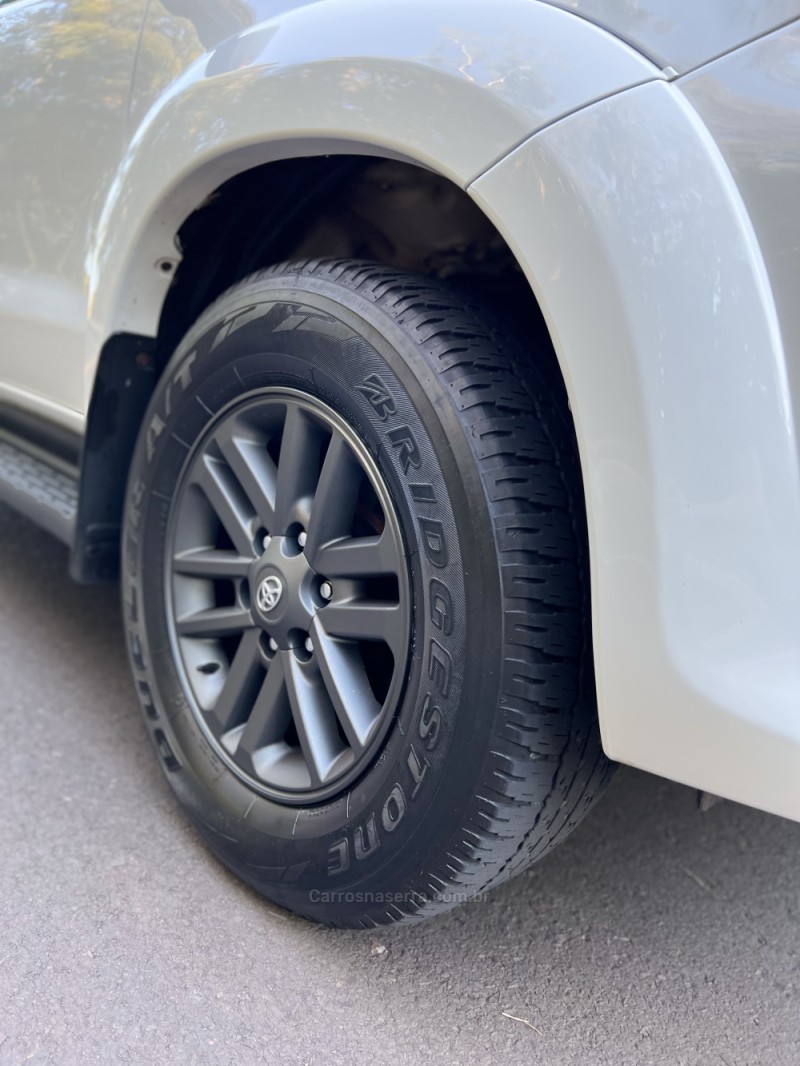 HILUX SW4 3.0 SRV 4X4 16V TURBO INTERCOOLER DIESEL 4P AUTOMÁTICO - 2012 - LAJEADO