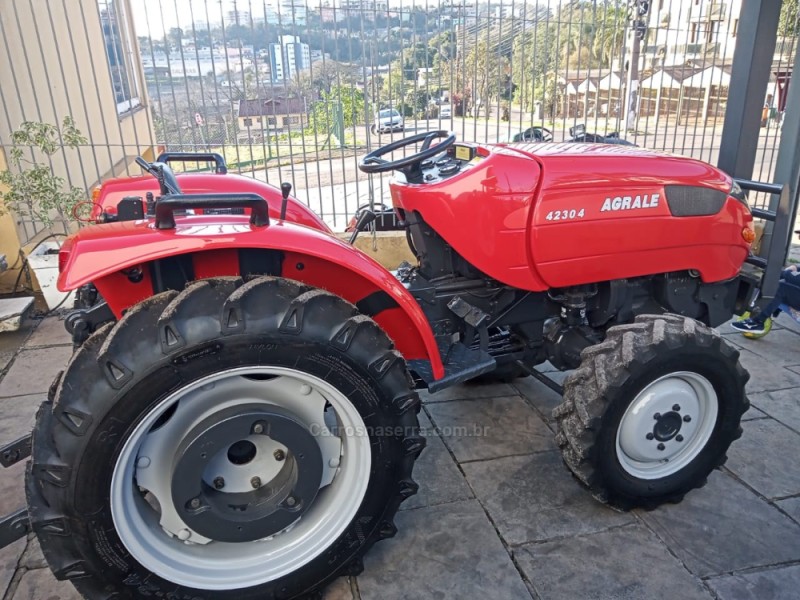 TRATOR 4230  - 2013 - BENTO GONçALVES
