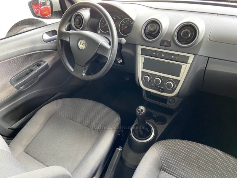 VOYAGE 1.0 MI 8V FLEX 4P MANUAL - 2013 - CANELA