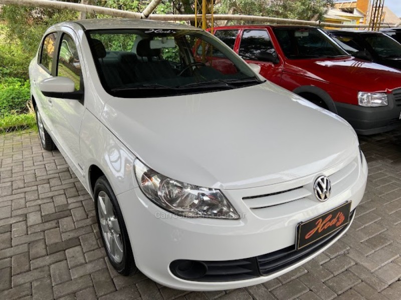 VOYAGE 1.0 MI 8V FLEX 4P MANUAL - 2013 - CANELA