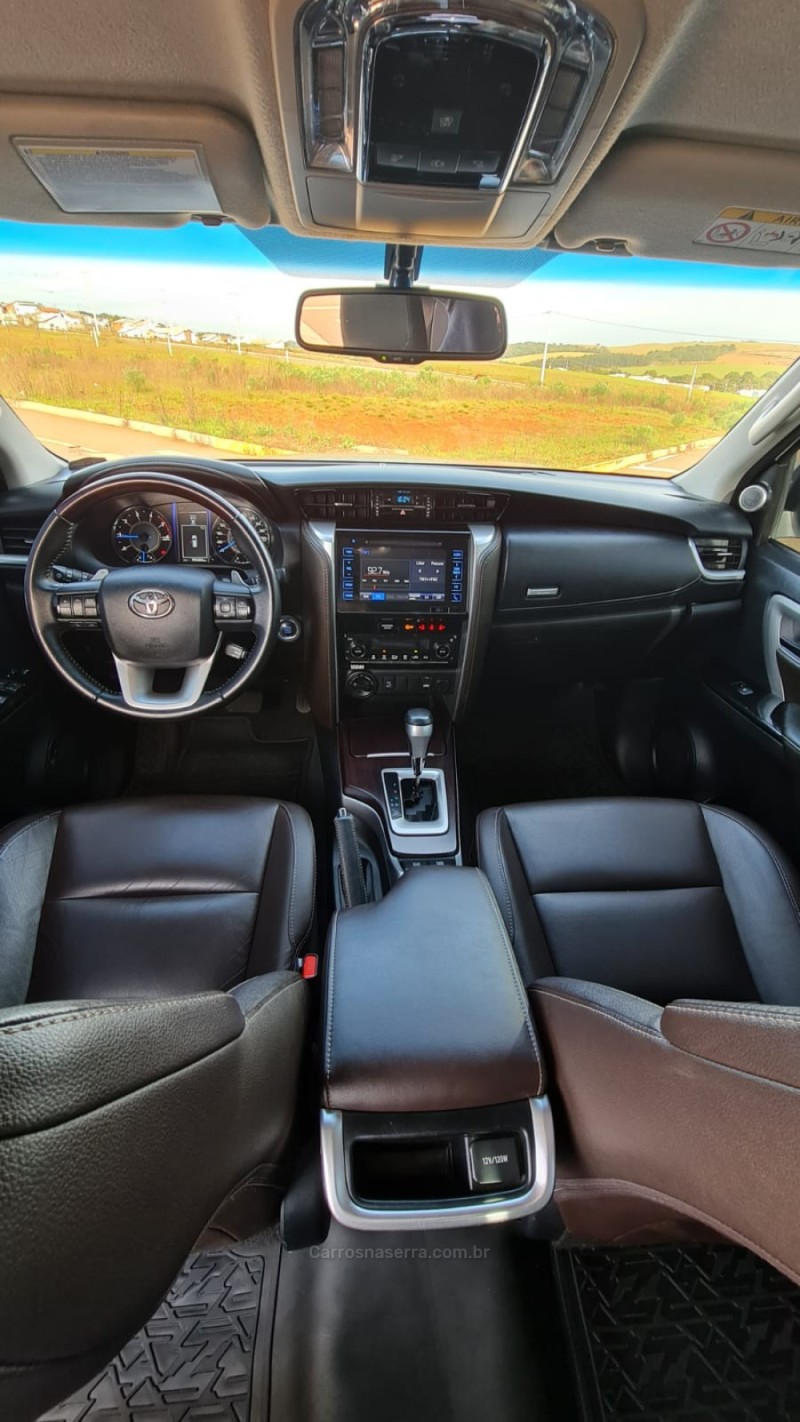 HILUX SW4 2.8 SRX 4X4 16V TURBO INTERCOOLER DIESEL 4P AUTOMÁTICO - 2019 - LAGOA VERMELHA
