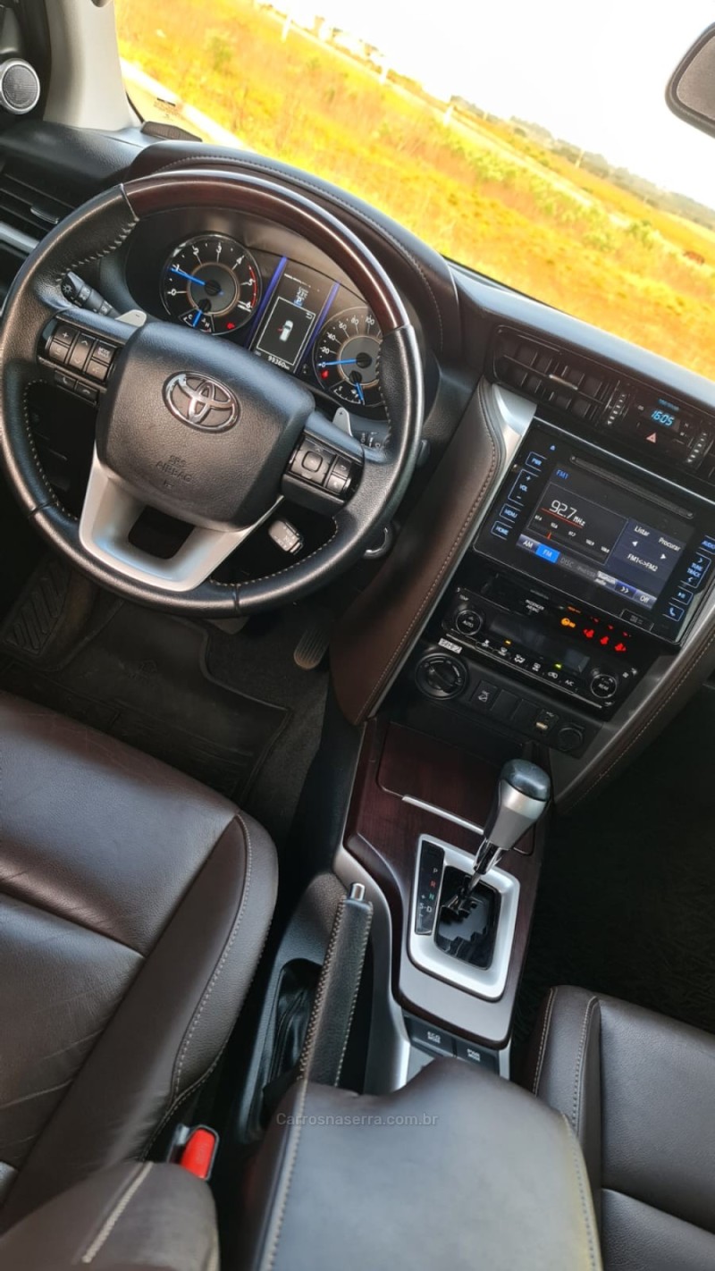 HILUX SW4 2.8 SRX 4X4 16V TURBO INTERCOOLER DIESEL 4P AUTOMÁTICO - 2019 - LAGOA VERMELHA