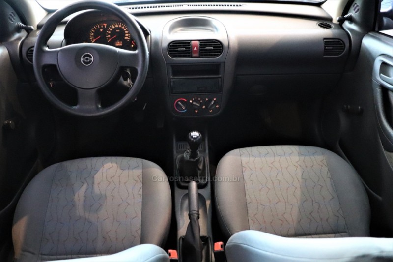CORSA 1.8 MPFI MAXX 8V FLEX 4P MANUAL - 2006 - CAXIAS DO SUL