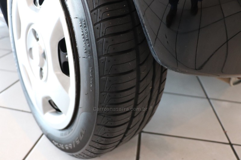 CORSA 1.8 MPFI MAXX 8V FLEX 4P MANUAL - 2006 - CAXIAS DO SUL