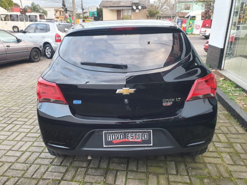 ONIX 1.0  LT 12V FLEX 4P MANUAL - 2017 - CAXIAS DO SUL