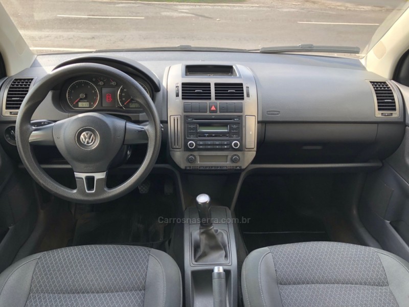 POLO SEDAN 1.6 MI COMFORTLINE 8V FLEX 4P MANUAL - 2012 - CAXIAS DO SUL