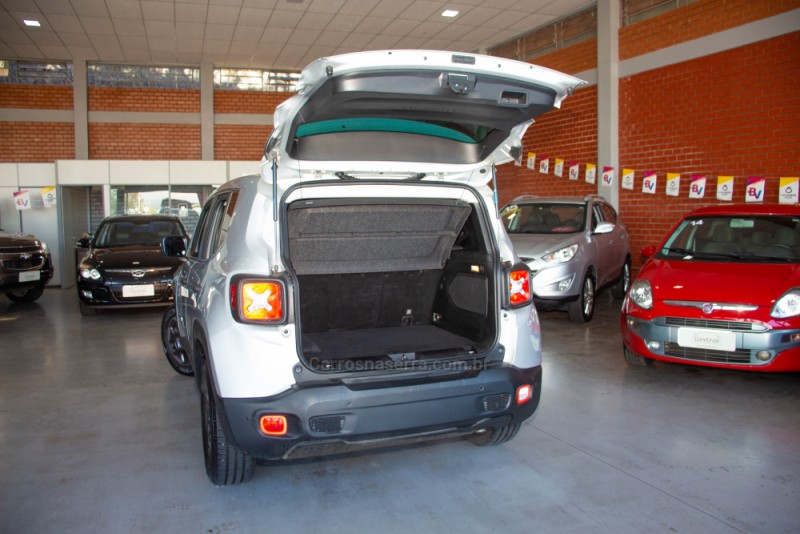 RENEGADE 1.8 16V FLEX SPORT 4P MANUAL - 2016 - TAQUARA