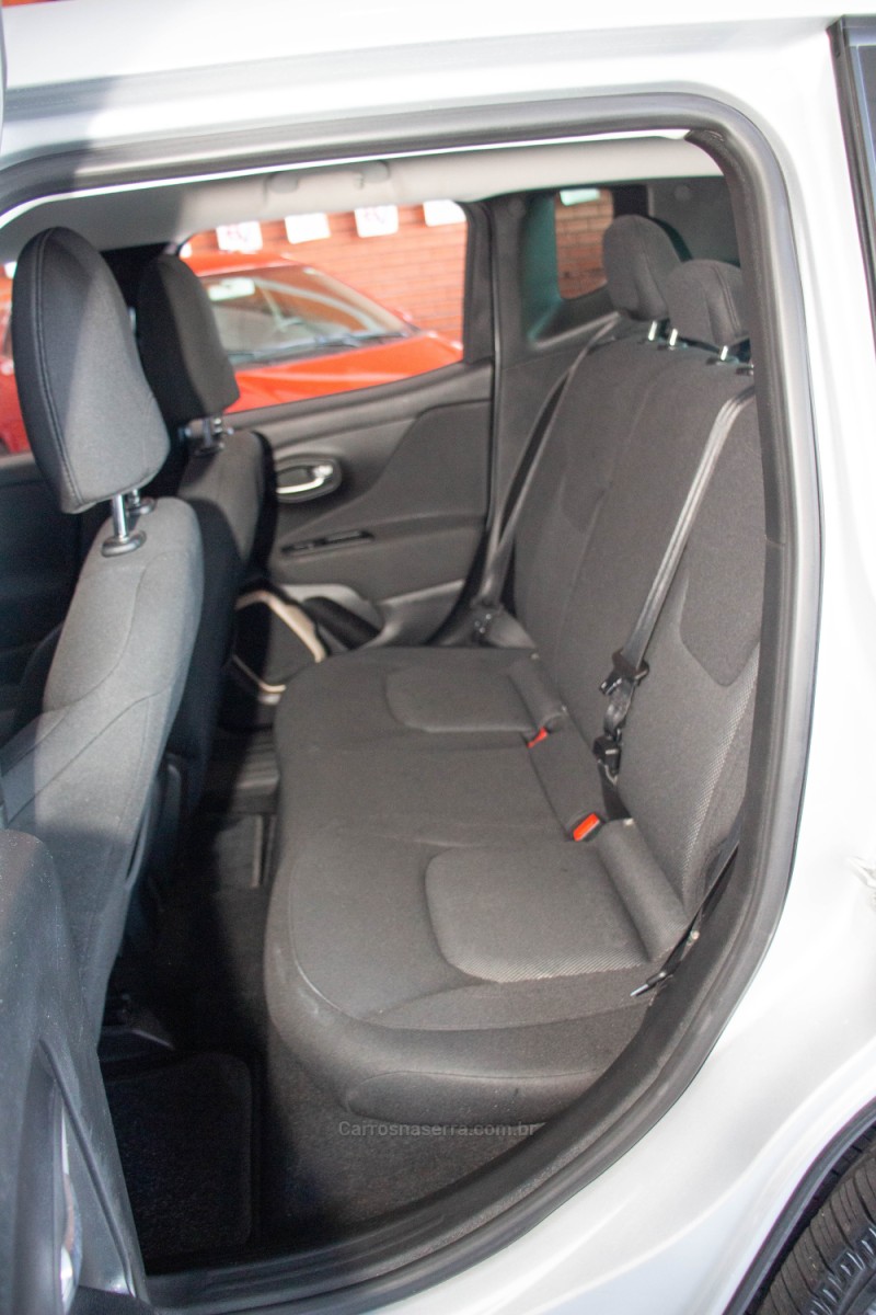 RENEGADE 1.8 16V FLEX SPORT 4P MANUAL - 2016 - TAQUARA