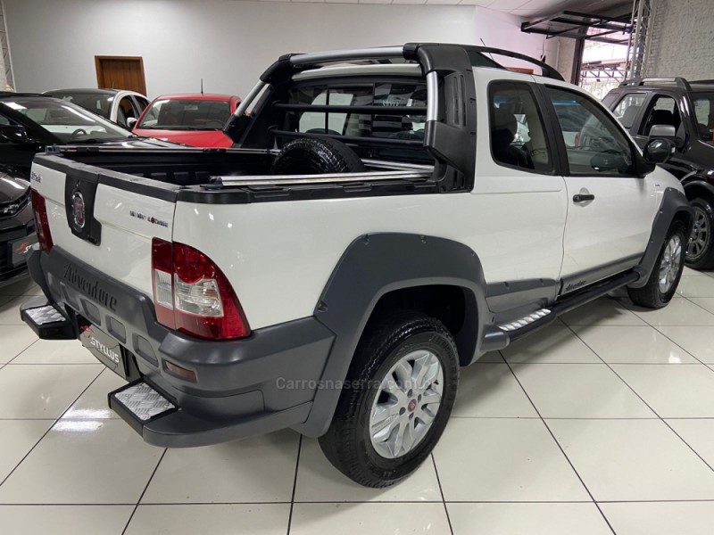 STRADA 1.8 MPI ADVENTURE LOCKER CD 16V FLEX 3P AUTOMATIZADO - 2013 - ESTâNCIA VELHA