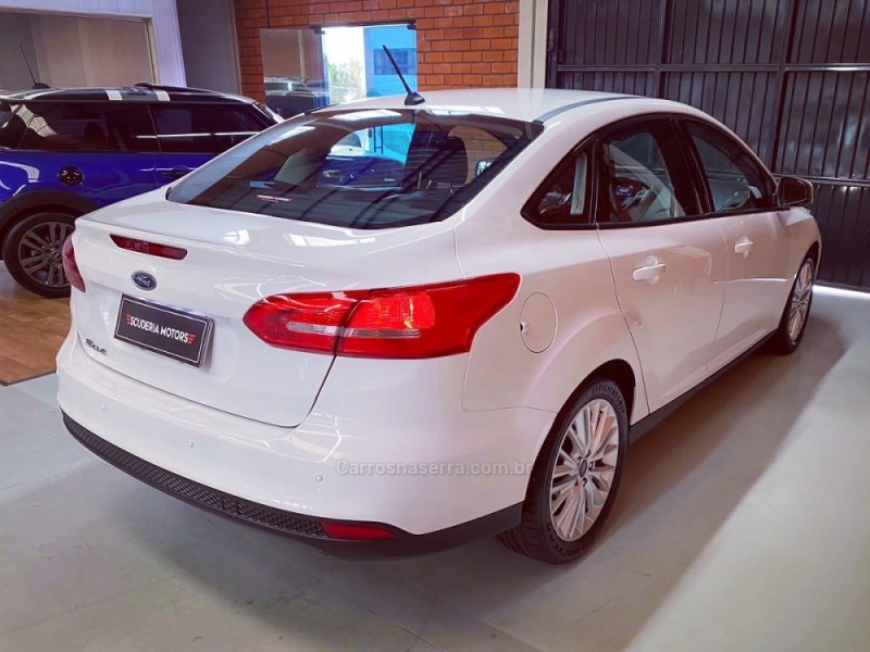 FOCUS 2.0 SE FASTBACK 16V FLEX 4P AUTOMÁTICO - 2018 - BENTO GONçALVES