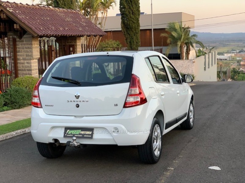 SANDERO 1.6 EXPRESSION 16V FLEX 4P MANUAL - 2013 - CAMPO BOM