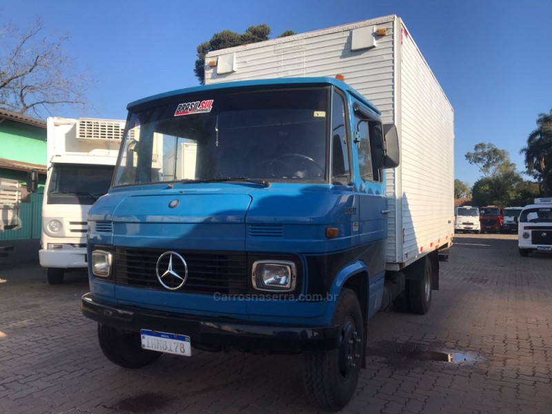608  1982 portao