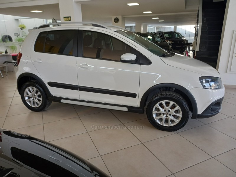 CROSSFOX 1.6 MI FLEX 8V 4P MANUAL - 2013 - FLORES DA CUNHA