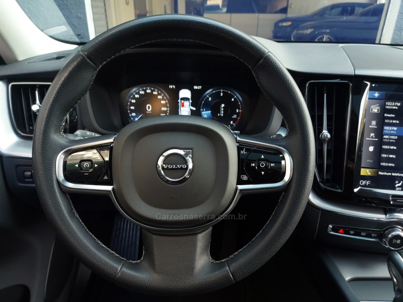 XC60 2.4 D5 MOMENTUM DIESEL AWD 4P AUTOMÁTICO - 2020 - NOVO HAMBURGO