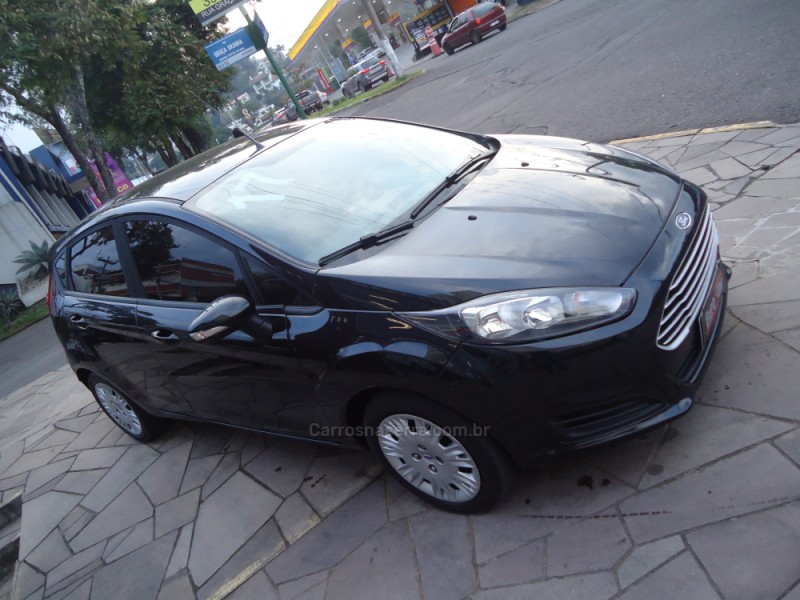FIESTA 1.6 SE HATCH 16V FLEX 4P MANUAL - 2017 - NOVO HAMBURGO