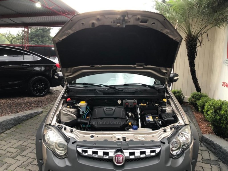 PALIO 1.8 MPI ADVENTURE LOCKER WEEKEND 16V FLEX 4P MANUAL - 2013 - TRêS COROAS