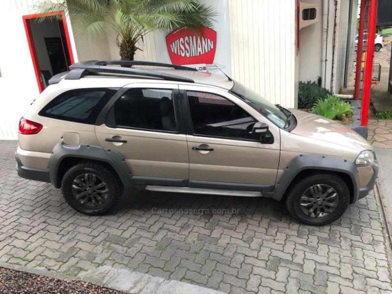 PALIO 1.8 MPI ADVENTURE LOCKER WEEKEND 16V FLEX 4P MANUAL - 2013 - TRêS COROAS
