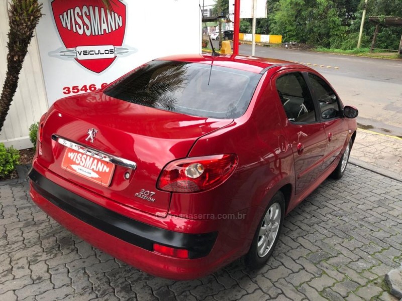 207 1.4 SEDAN XR PASSION 8V FLEX 4P MANUAL - 2011 - TRêS COROAS