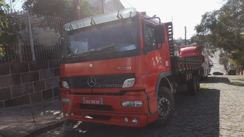 ATEGO 2425 3 EIXOS