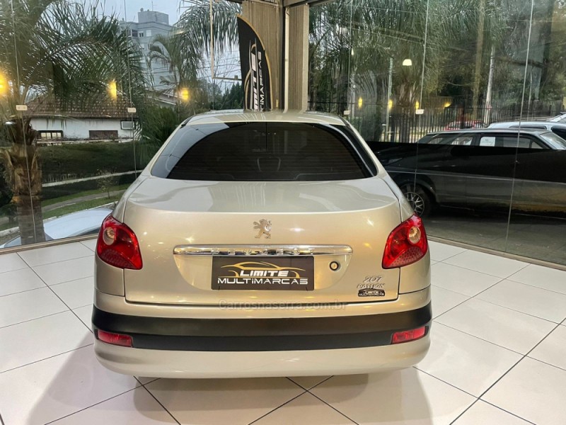 207 1.4 SEDAN XR PASSION 8V FLEX 4P MANUAL - 2011 - NOVO HAMBURGO
