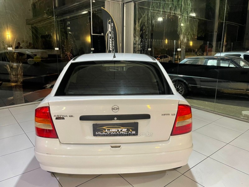 ASTRA 1.8 MPFI GL 8V GASOLINA 2P MANUAL - 2000 - NOVO HAMBURGO