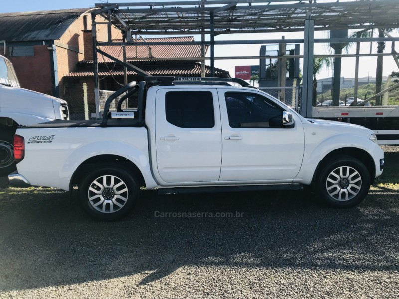FRONTIER 2.5 SL 4X4 CD TURBO ELETRONIC DIESEL 4P AUTOMÁTICO - 2016 - GARIBALDI