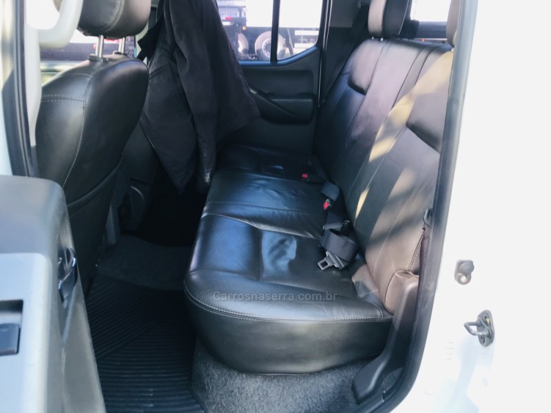 FRONTIER 2.5 SL 4X4 CD TURBO ELETRONIC DIESEL 4P AUTOMÁTICO - 2016 - GARIBALDI