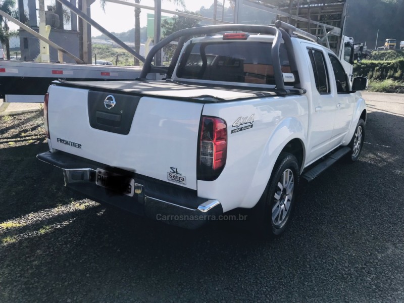 FRONTIER 2.5 SL 4X4 CD TURBO ELETRONIC DIESEL 4P AUTOMÁTICO - 2016 - GARIBALDI