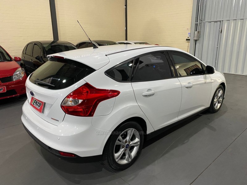 FOCUS 1.6 S 16V FLEX 4P AUTOMÁTICO - 2015 - CAXIAS DO SUL