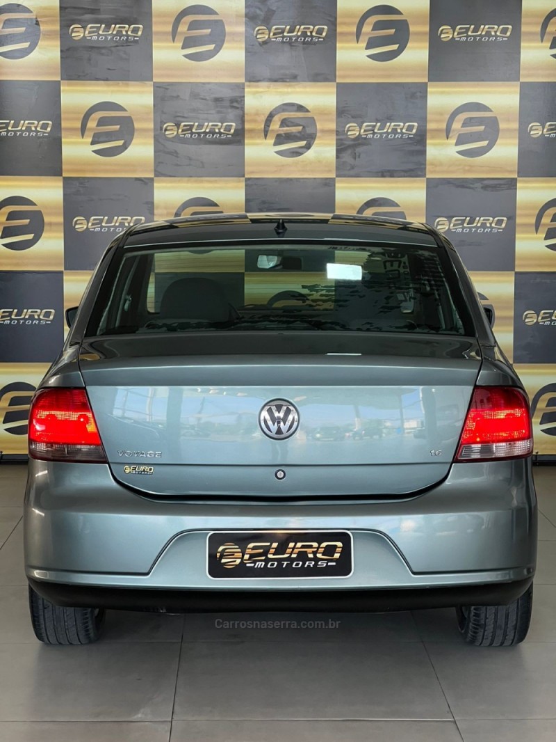 VOYAGE 1.6 MI 8V FLEX 4P MANUAL - 2010 - PORTãO