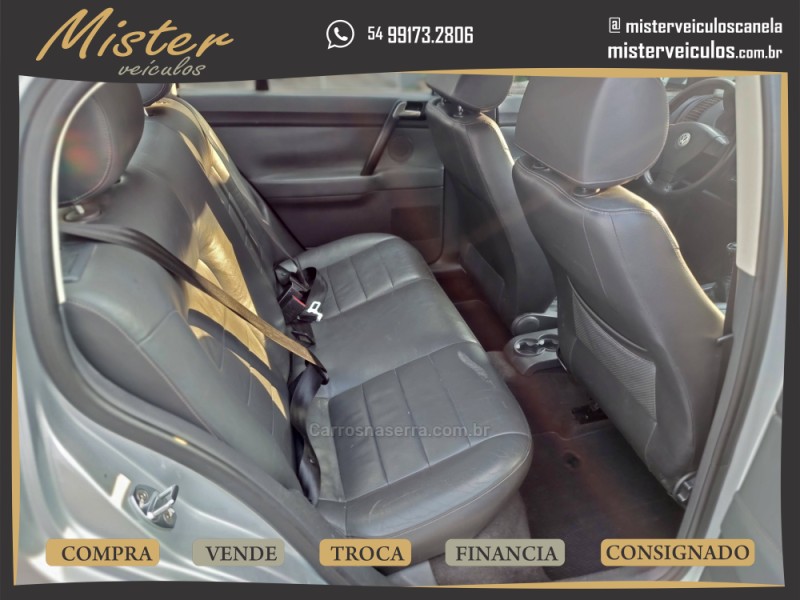 POLO SEDAN 1.6 MI COMFORTLINE 8V FLEX 4P MANUAL - 2011 - CANELA
