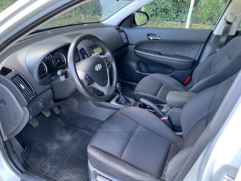 I30 2.0 MPI 16V GASOLINA 4P MANUAL - 2011 - GUAPORé