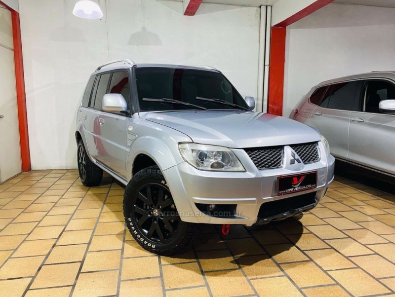PAJERO TR4 2.0 4X4 16V 140CV FLEX 4P AUTOMÁTICO - 2011 - CAXIAS DO SUL