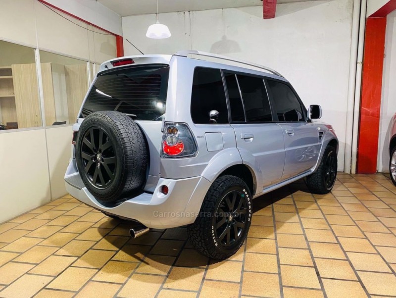 PAJERO TR4 2.0 4X4 16V 140CV FLEX 4P AUTOMÁTICO - 2011 - CAXIAS DO SUL