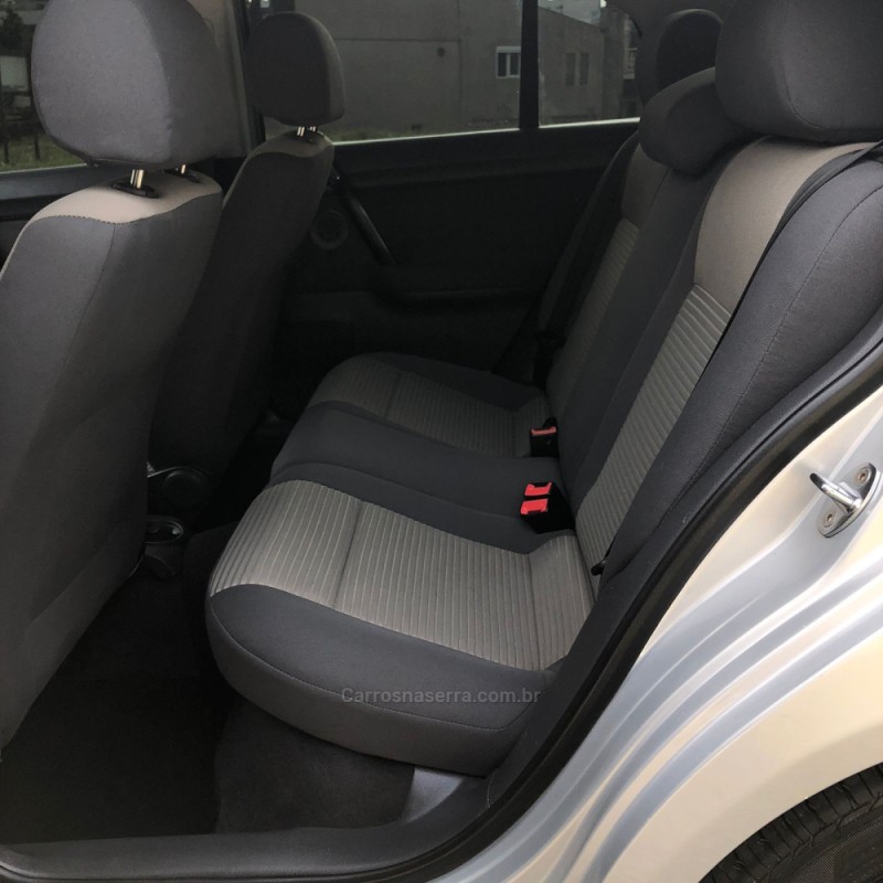 POLO SEDAN 1.6 MI COMFORTLINE 8V FLEX 4P MANUAL - 2008 - PAROBé
