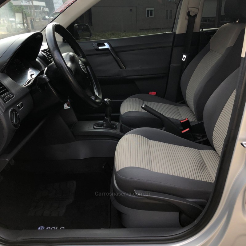 POLO SEDAN 1.6 MI COMFORTLINE 8V FLEX 4P MANUAL - 2008 - PAROBé