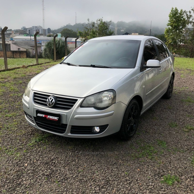 POLO SEDAN 1.6 MI COMFORTLINE 8V FLEX 4P MANUAL - 2008 - PAROBé