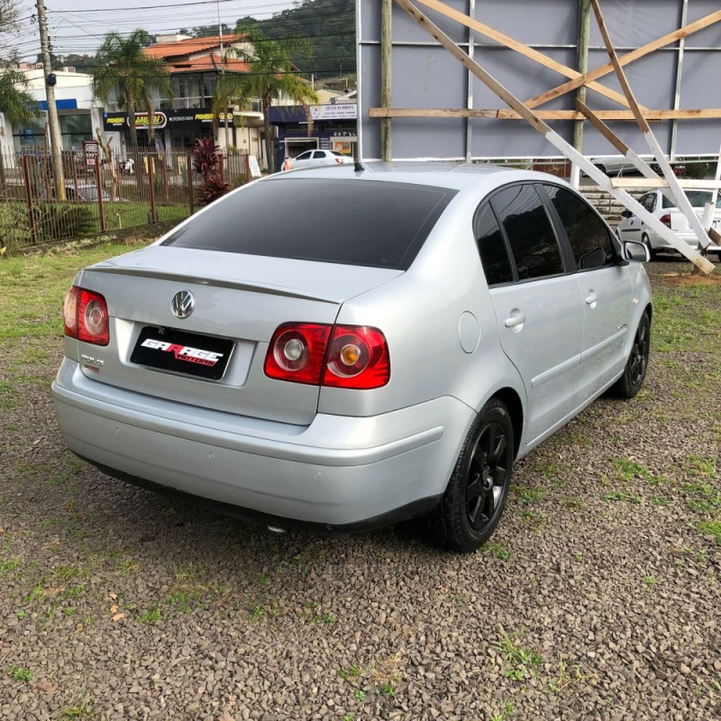 POLO SEDAN 1.6 MI COMFORTLINE 8V FLEX 4P MANUAL - 2008 - PAROBé