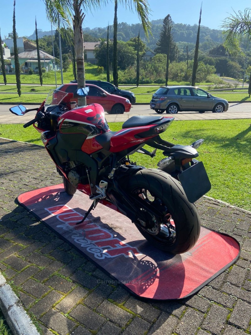 CBR 1000RR  FIREBLADE - 2018 - FELIZ