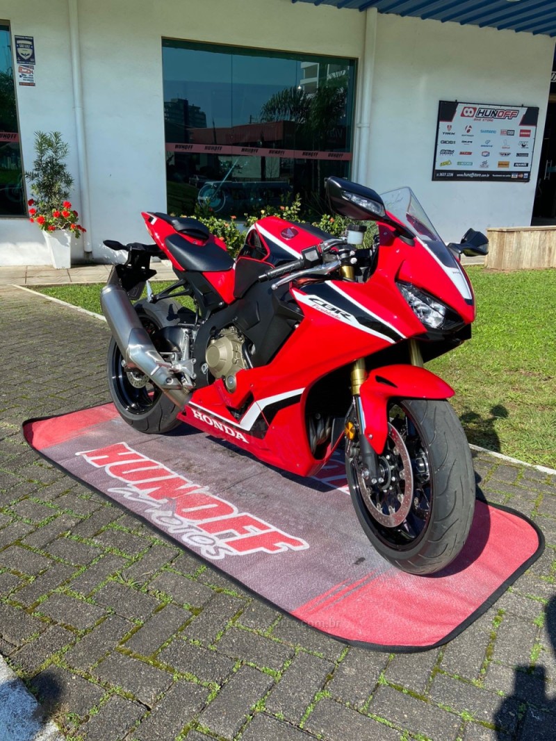 CBR 1000RR  FIREBLADE - 2018 - FELIZ