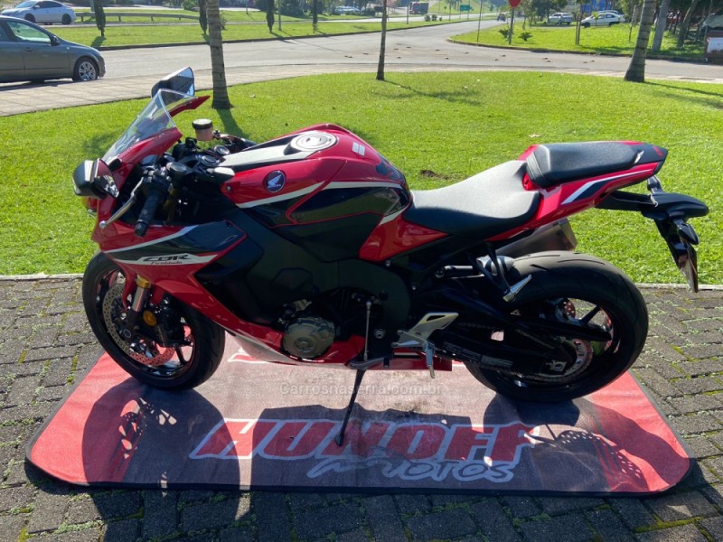 CBR 1000RR  FIREBLADE - 2018 - FELIZ